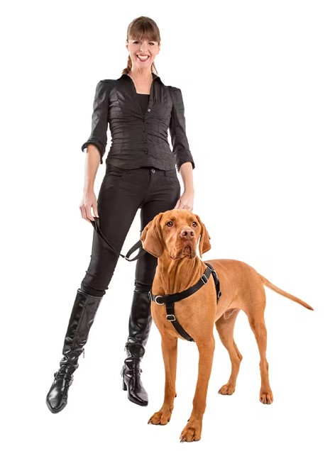 Victoria Stilwell dog training expert demonstrating positive reinforcement methods for pet behavior improvement